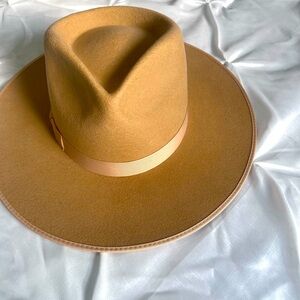 Ladies Brim Hat Brown
Ladies Brim Hat Green